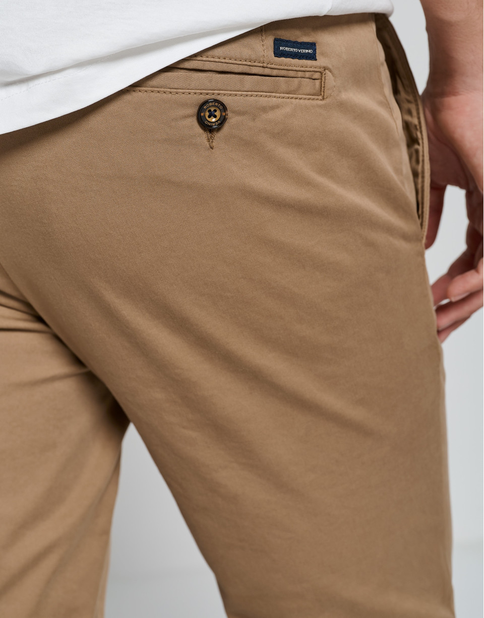 Tan dyed chino trousers - Man - AW2023 | Roberto Verino