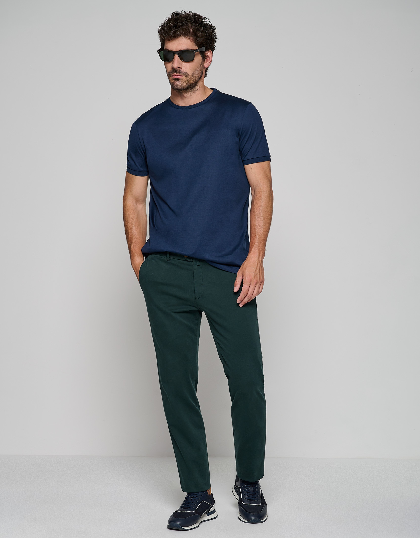 Dark green dyed chino trousers - Man - AW2023 | Roberto Verino