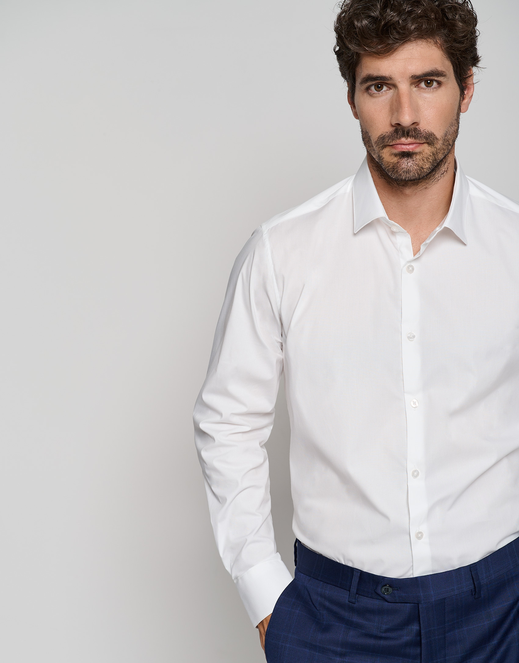 White slim fit dress shirt - Man - AW2023 | Roberto Verino