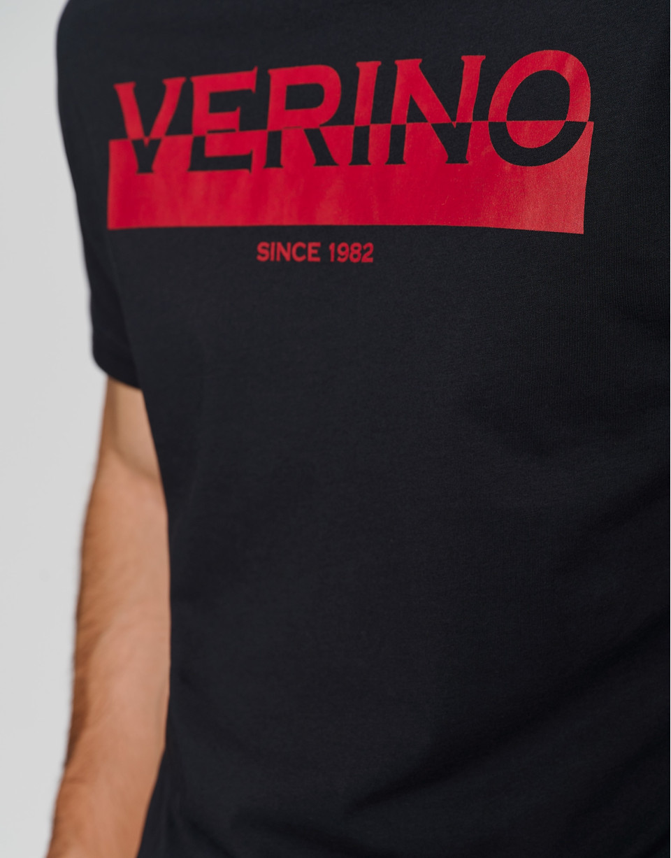Black top with red logo - Man - AW2023 | Roberto Verino