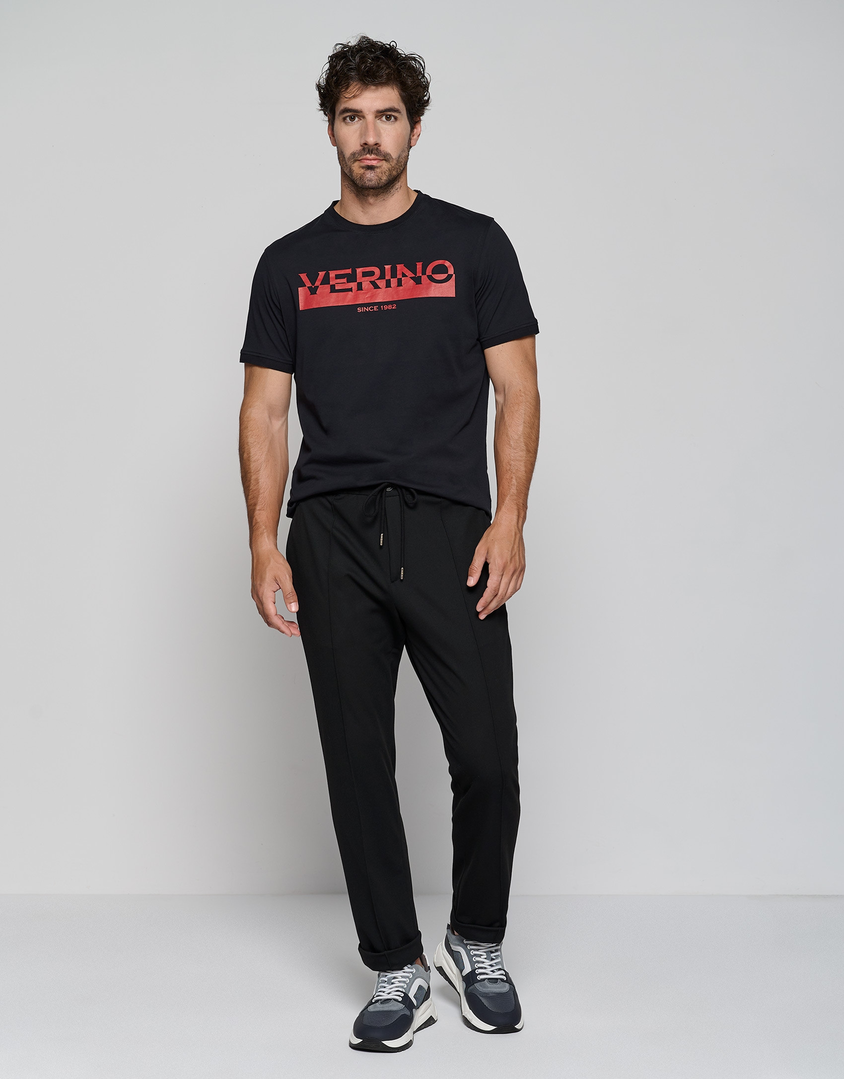 Black top with red logo - Man - AW2023 | Roberto Verino