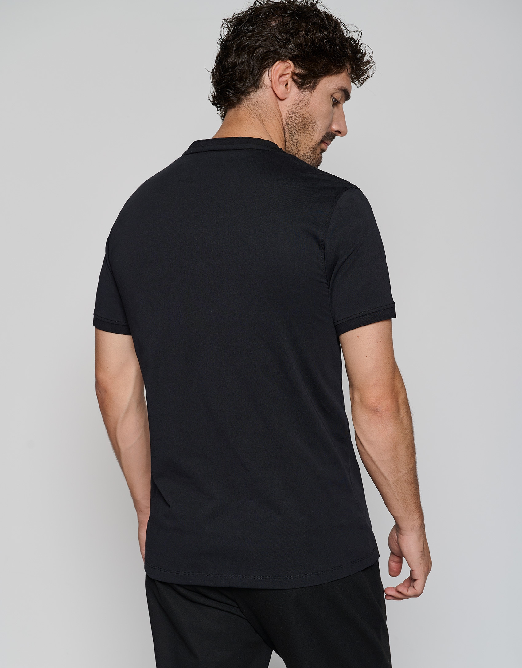 Black top with red logo - Man - AW2023 | Roberto Verino