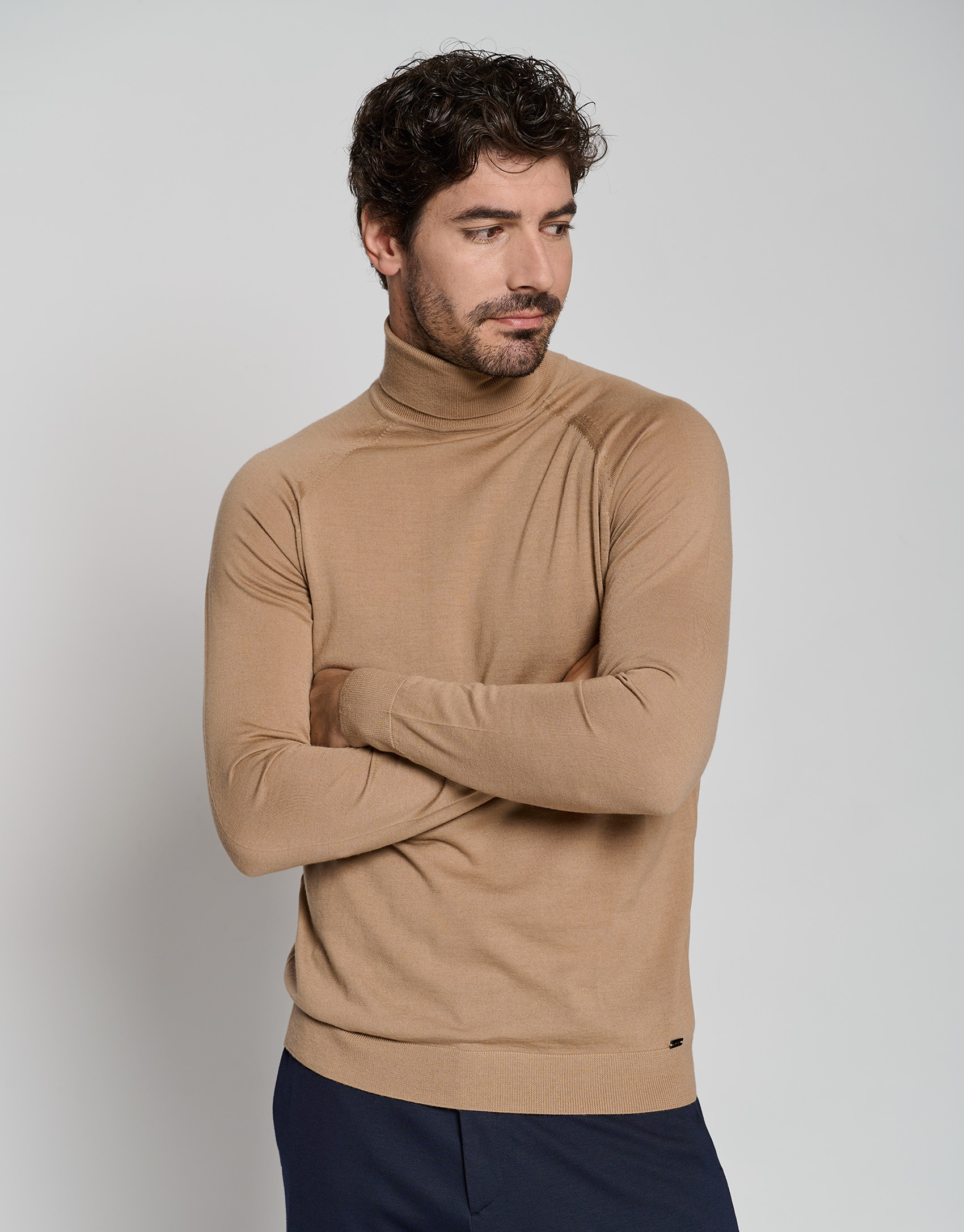 Jersey cuello cisne lana camel - Hombre | Roberto Verino