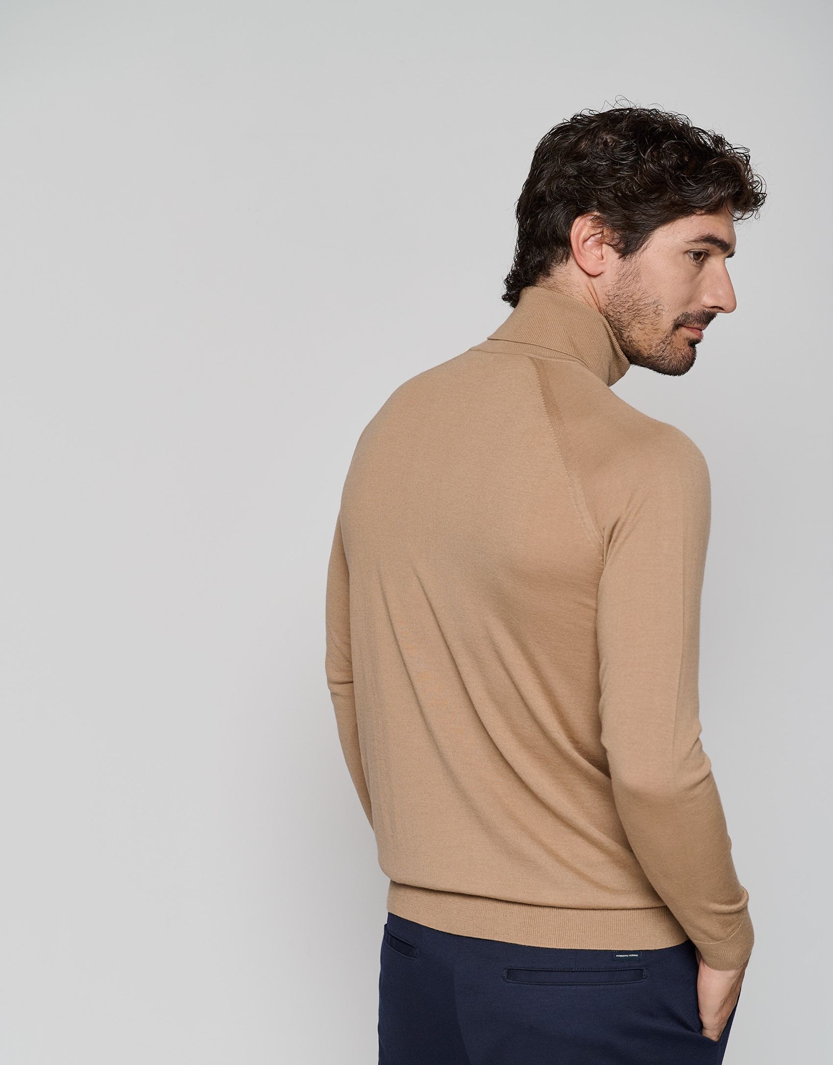 Jersey cuello cisne lana camel - Hombre | Roberto Verino
