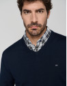 Navy blue wool sweater with V-neck  - Man | Roberto Verino
