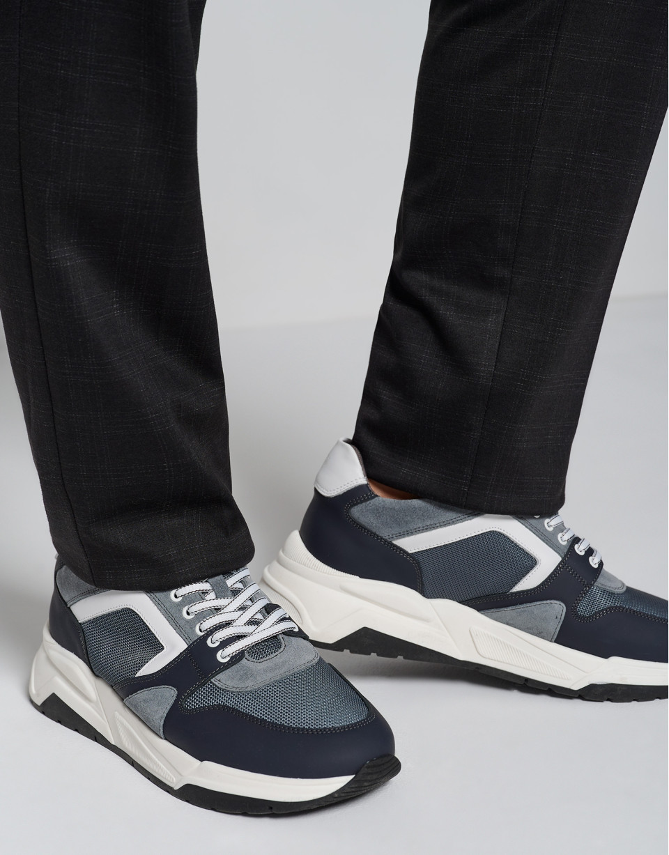 Deportiva estilo runner gris con suela track | Roberto Verino