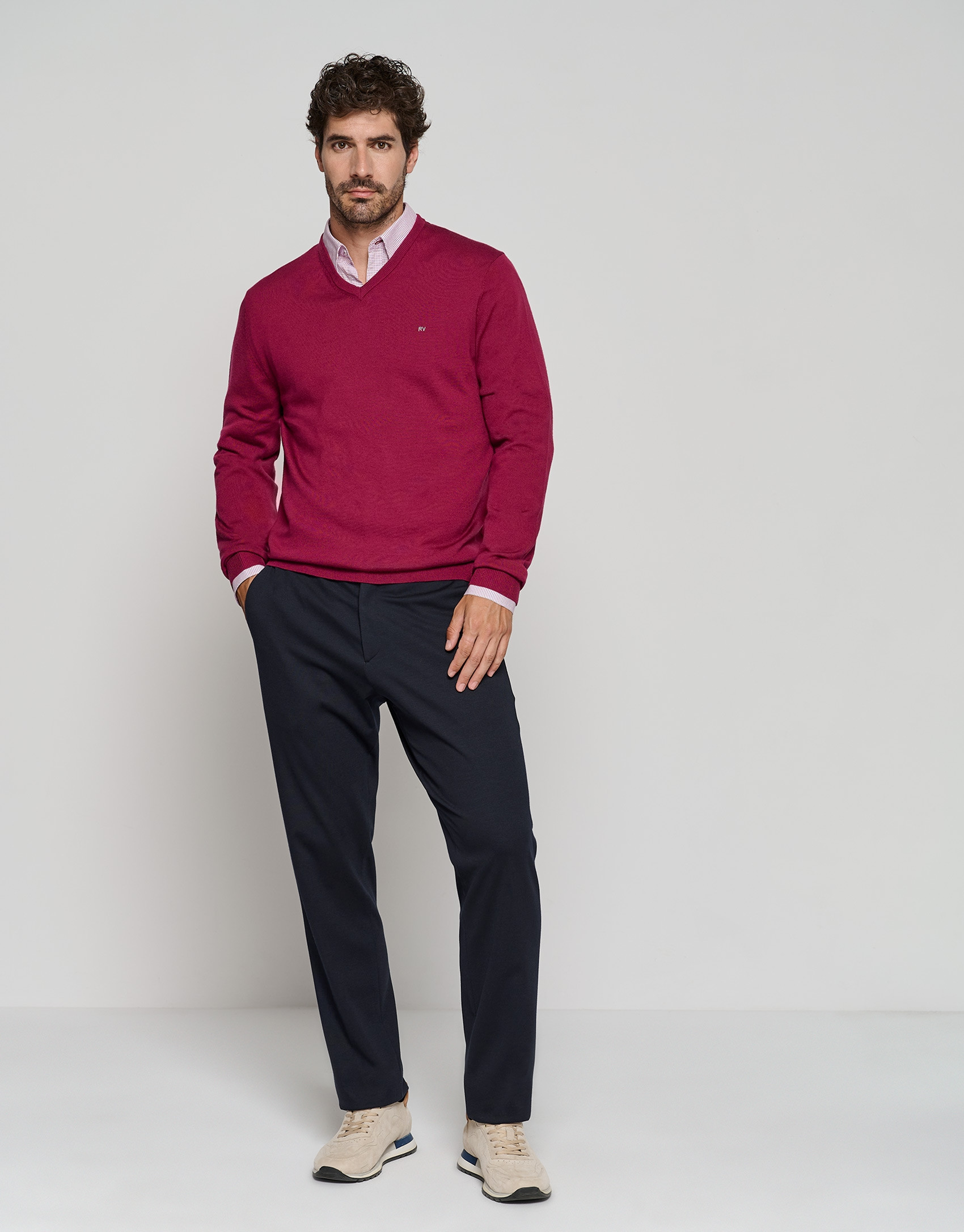 Purple wool sweater with V-neck 