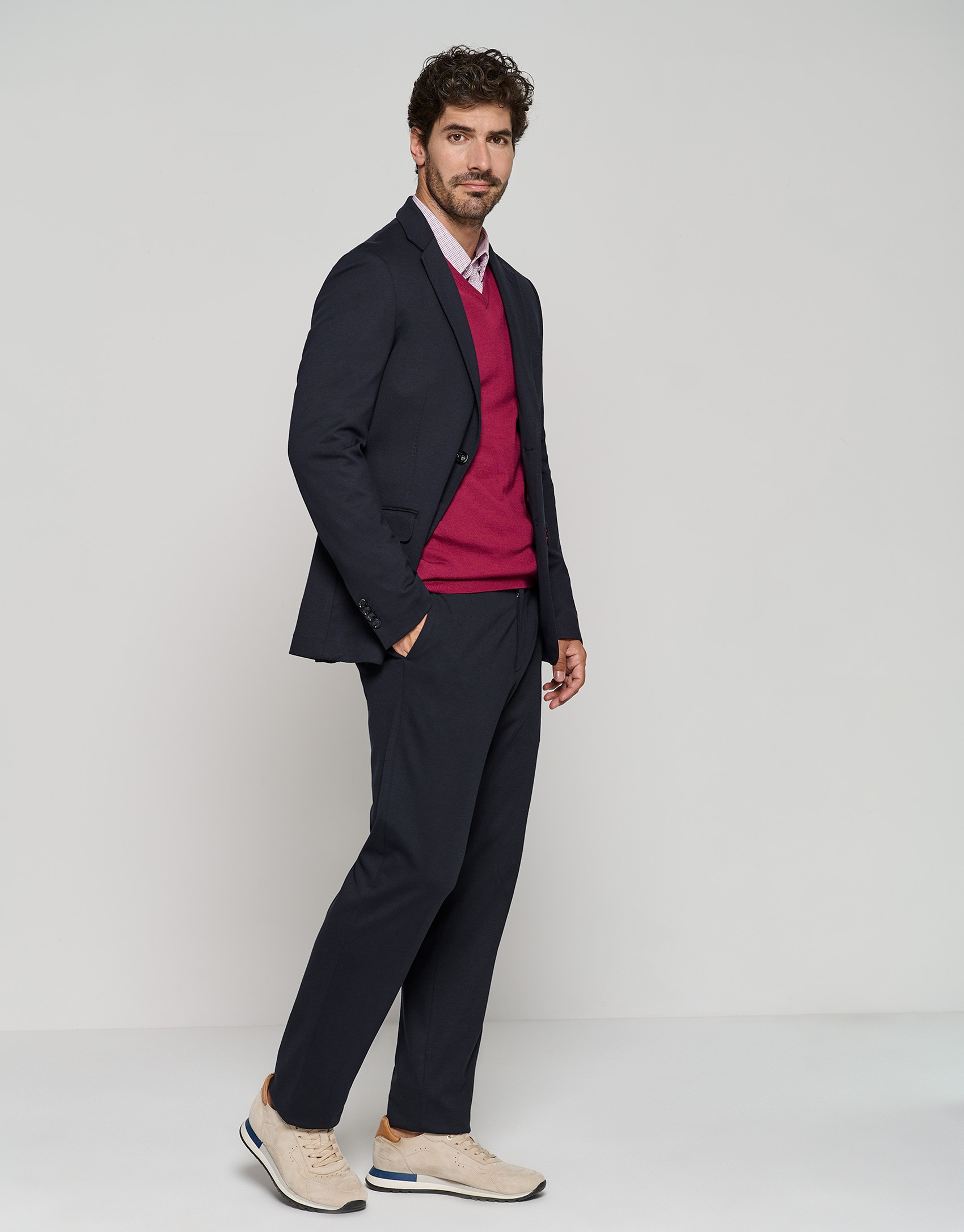 Purple wool sweater with V-neck 