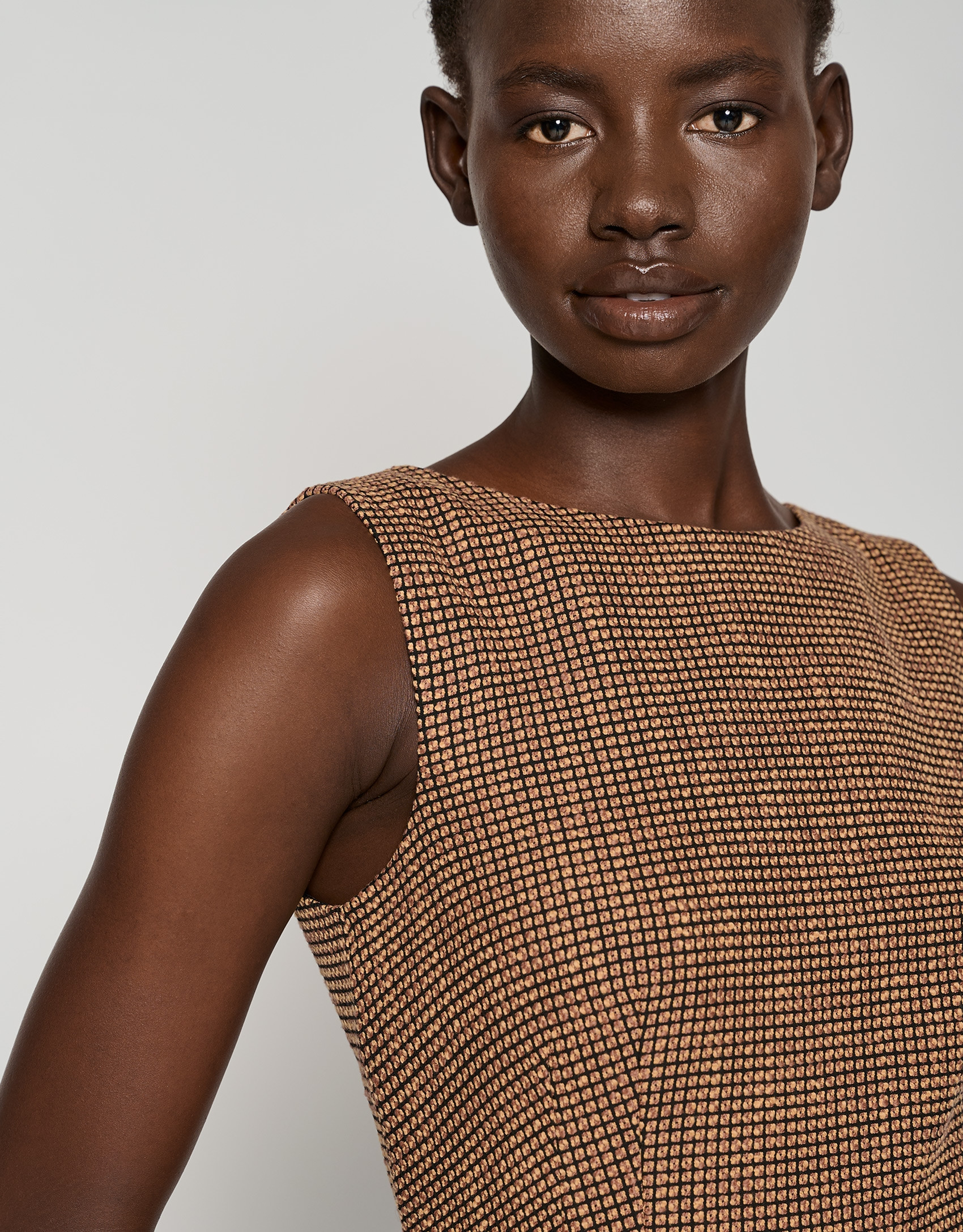 Mustard tweed sleeveless straight dress - Woman | Roberto Verino