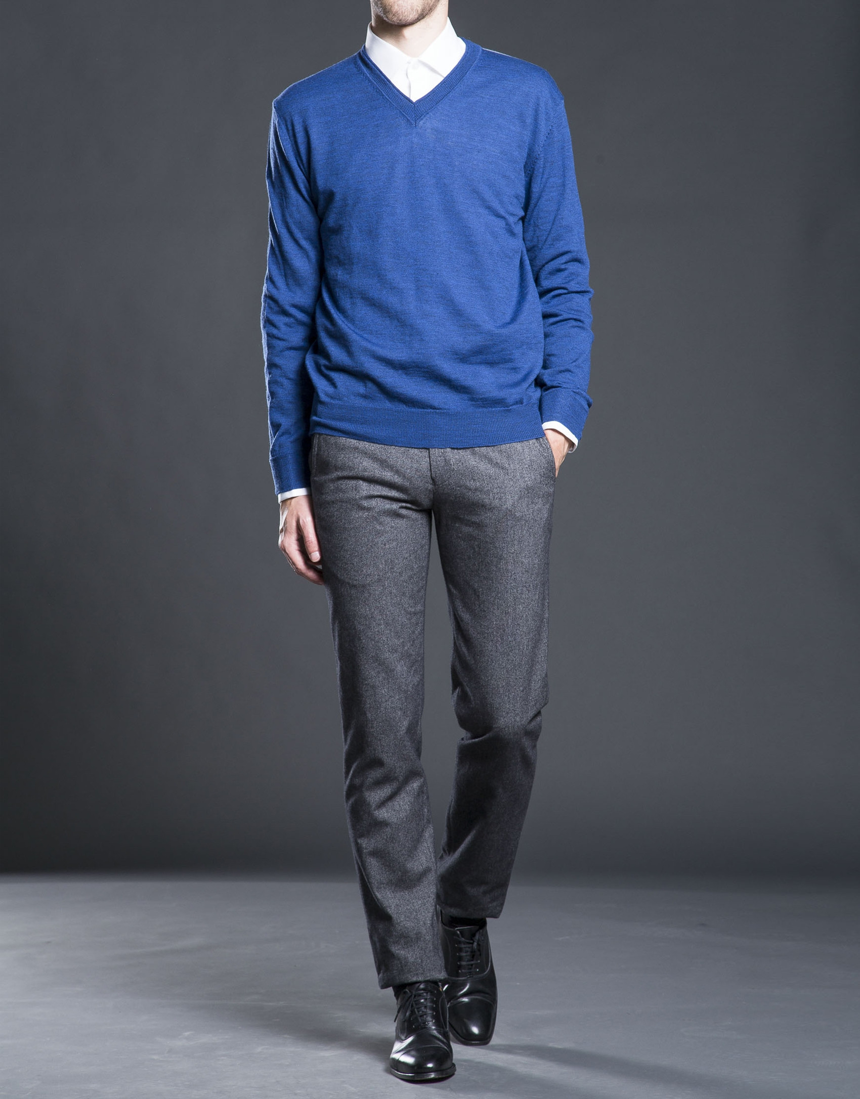 Basic blue knit sweater 