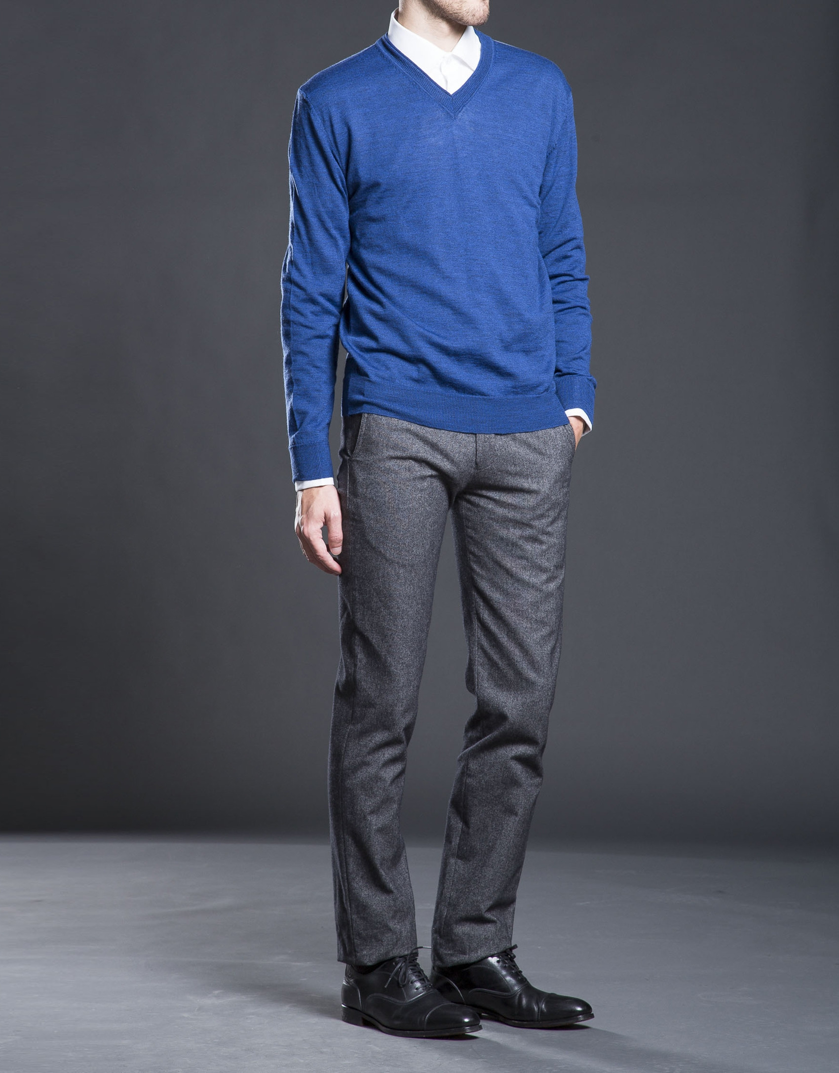 Basic blue knit sweater 