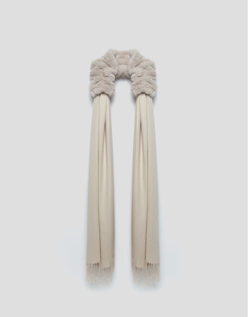 Beige foulard with soft collar