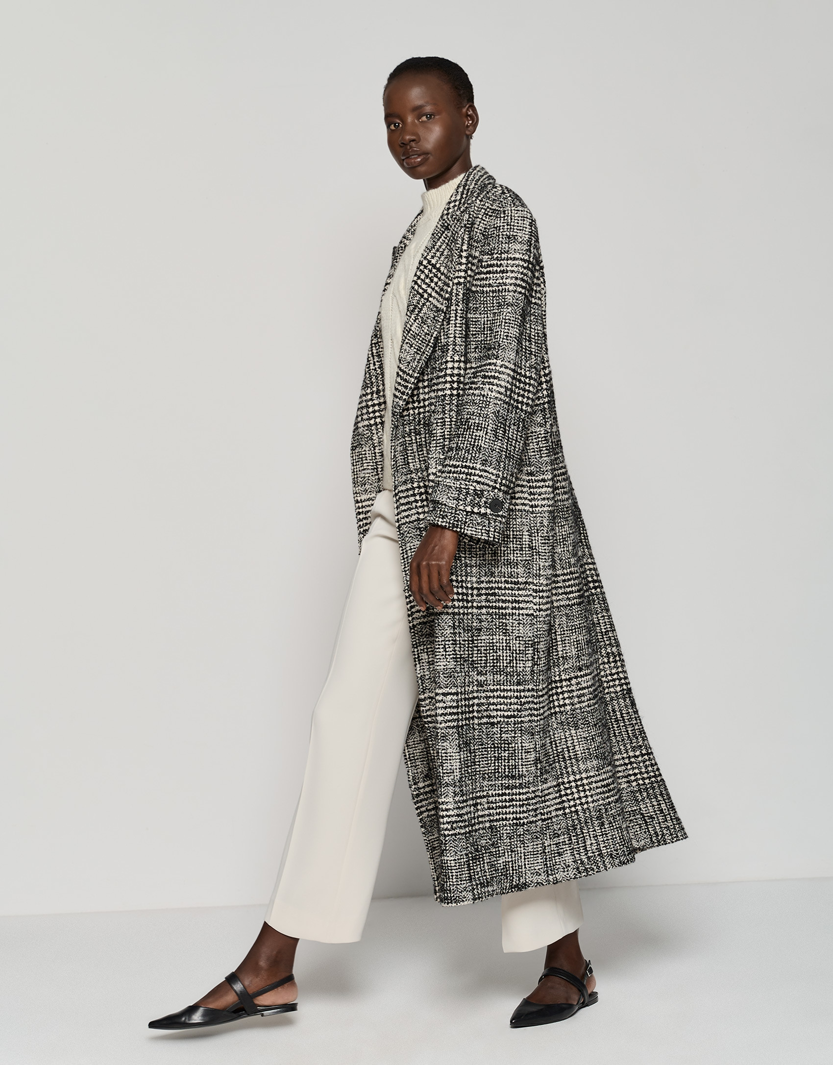 Long black and white glen plaid coat - Woman | Roberto Verino