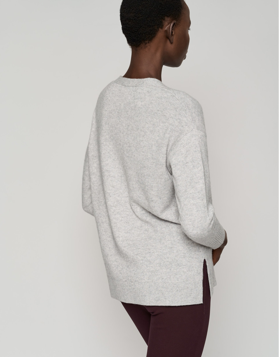 Jersey largo escote pico gris claro - Mujer | Roberto Verino