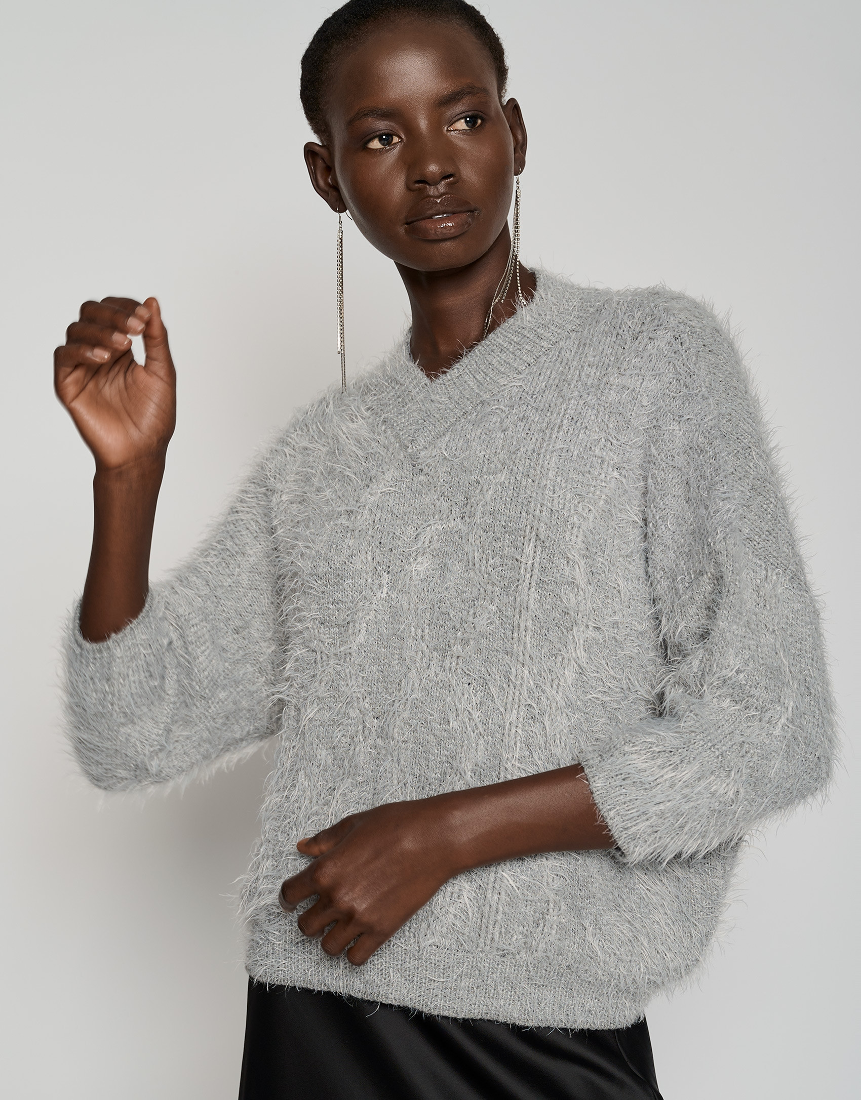 Gray oversize plush sweater - Woman - AW2023 | Roberto Verino