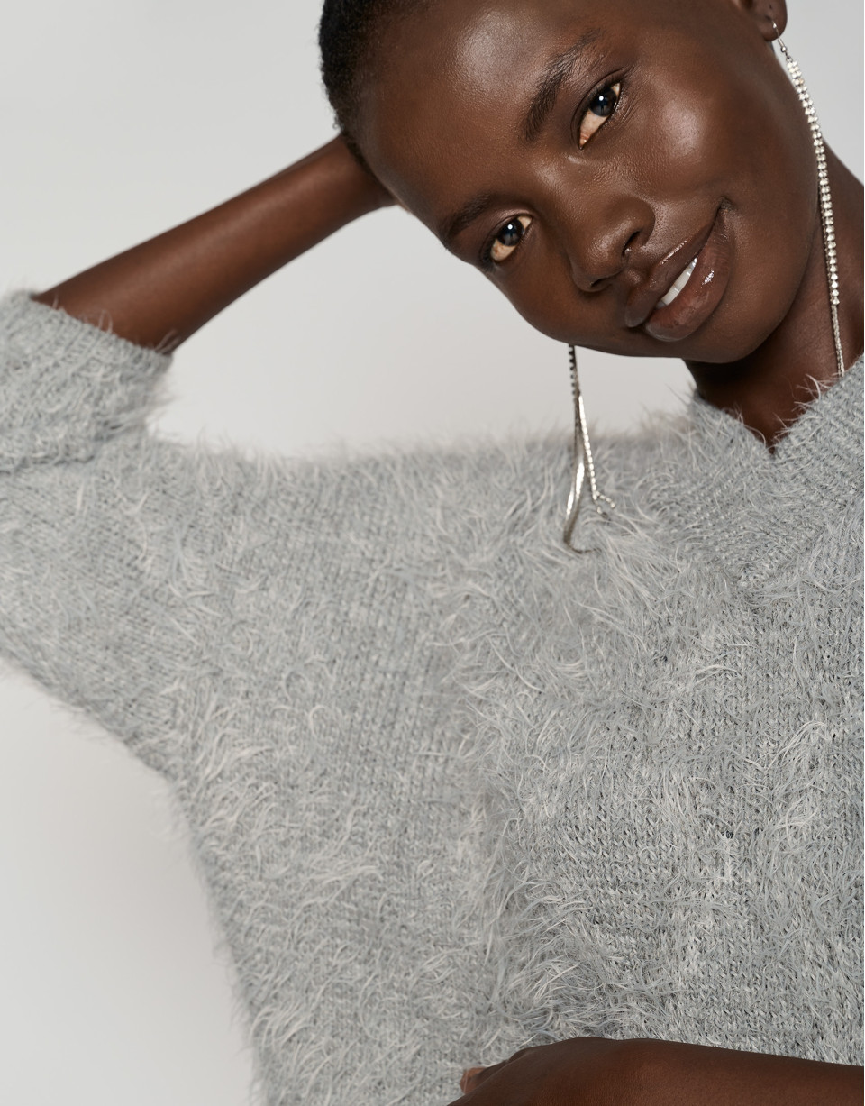 Gray oversize plush sweater - Woman - AW2023 | Roberto Verino