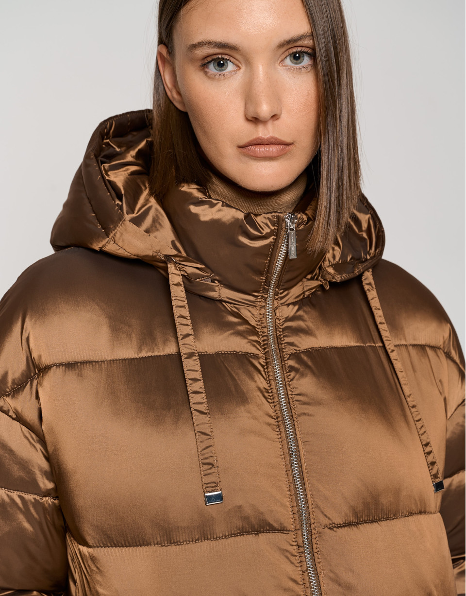 Brown quilted windbreaker with hood and side slits 