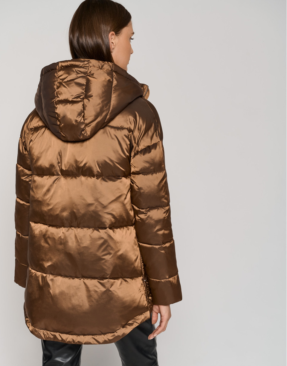Brown quilted windbreaker with hood and side slits 