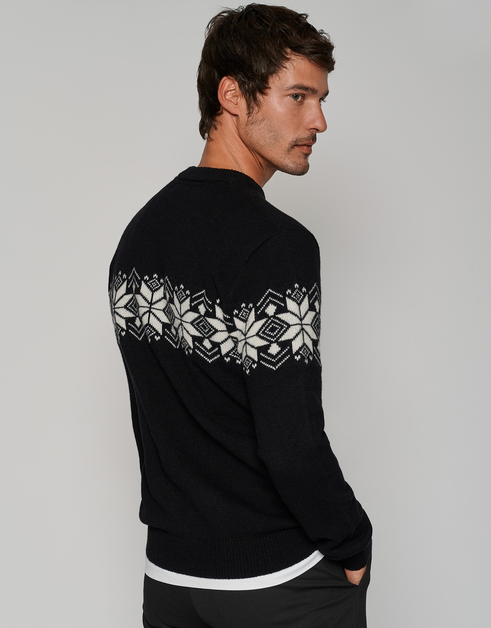 Black and off white sweater with border