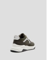 Deportiva estilo runner caqui con suela track