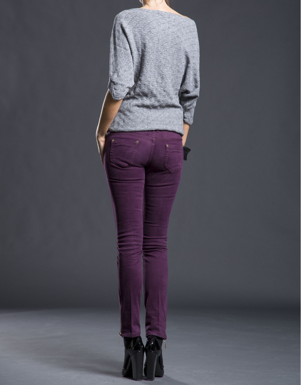 Narrow aubergine pants with pockets 