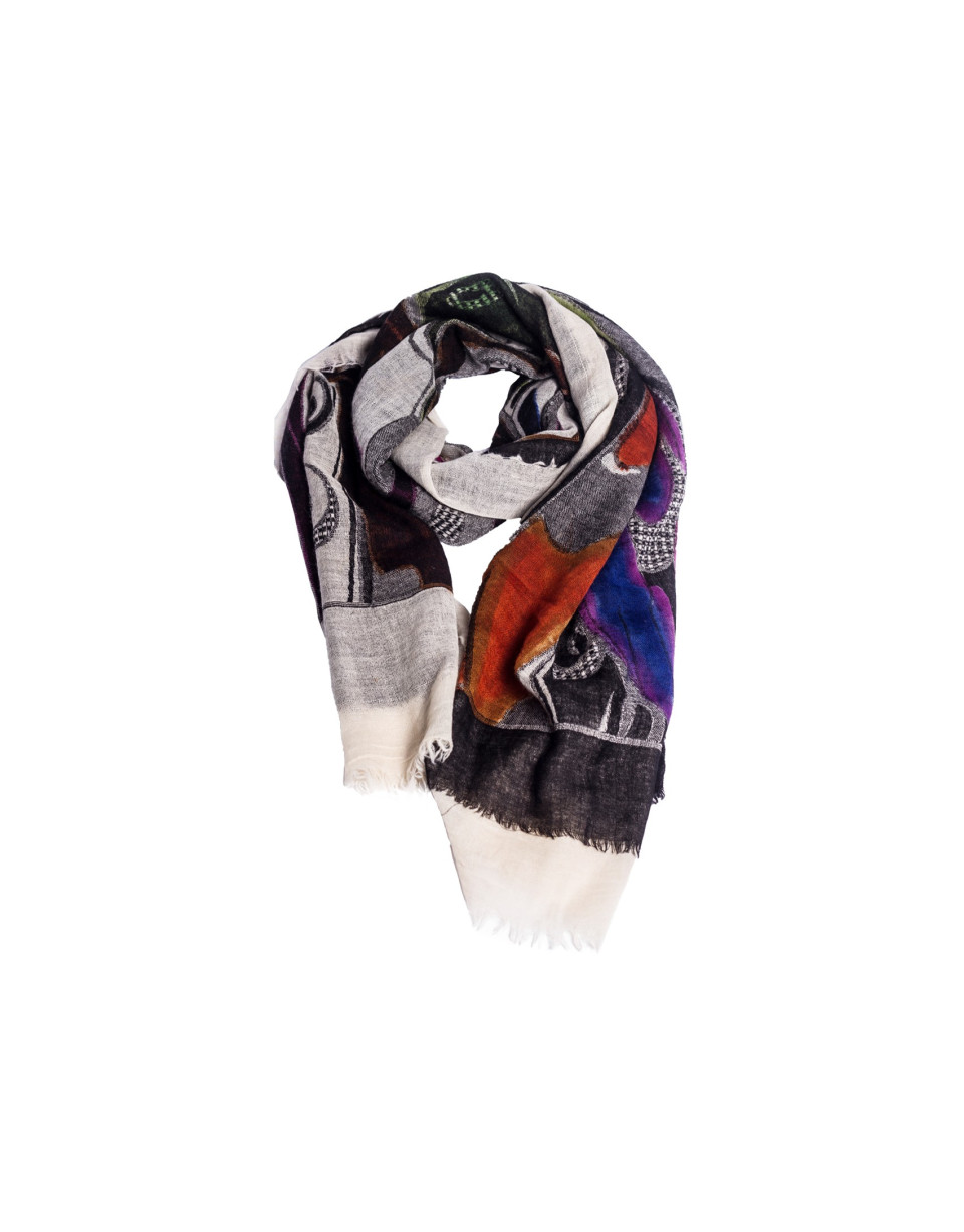 Geometric wool print shawl in grey.