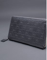 Cartera en piel negra con grabado RV