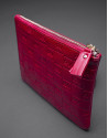 Neceser en piel roja con grabado RV
