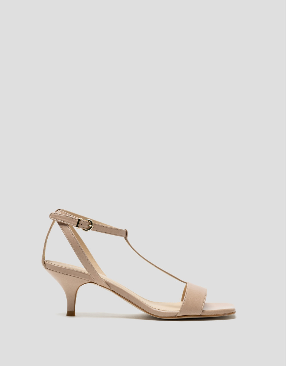 Open sandal with straps in beige leather