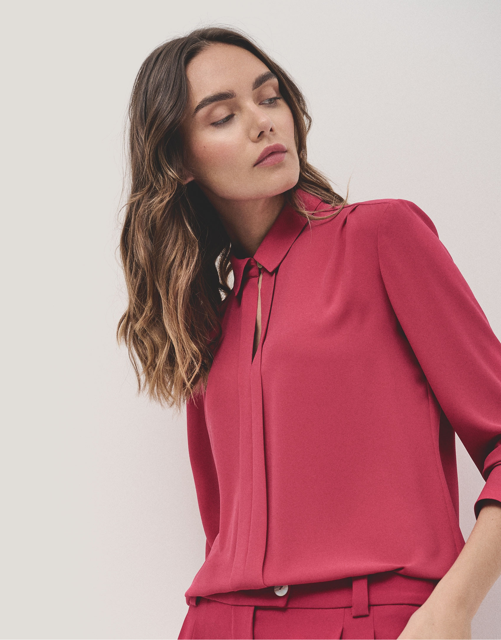 Raspberry shirt with central pleat in flaire ... | Roberto Verino