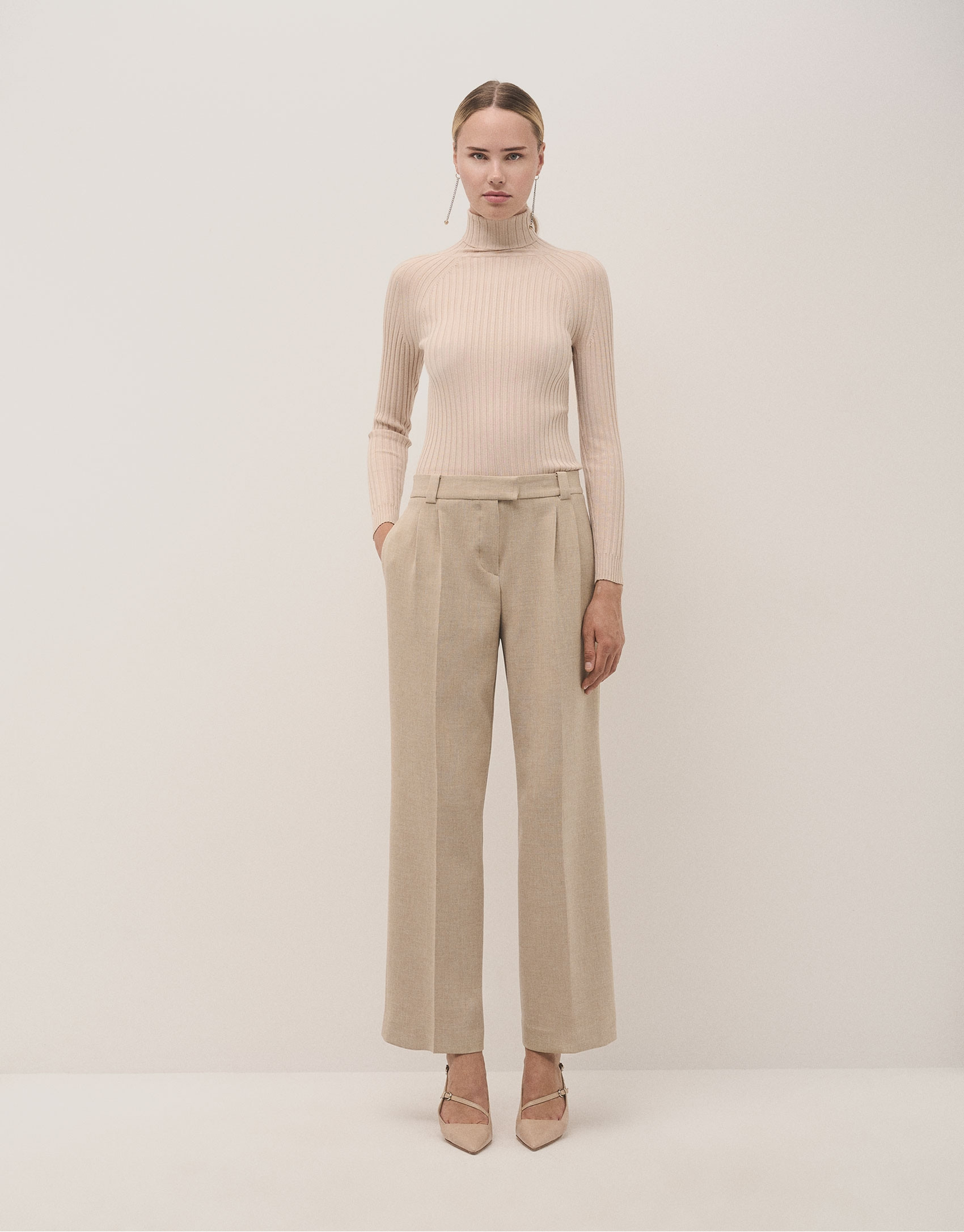Pantalón recto pinzas doble crepé beige - Mujer | Roberto Verino