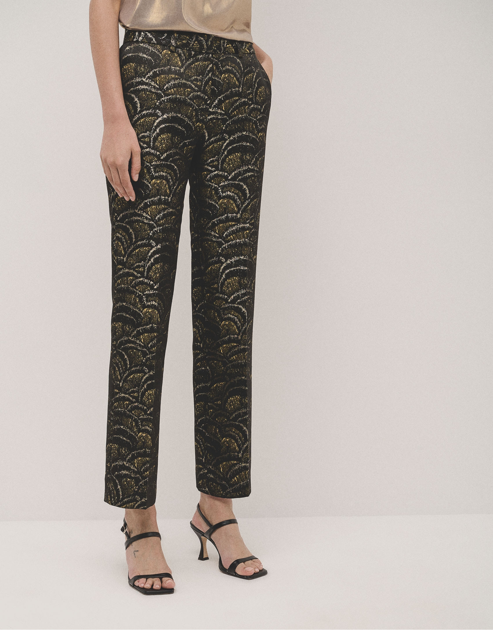 Pantalón recto jacquard dorado ondas - Mujer | Roberto Verino