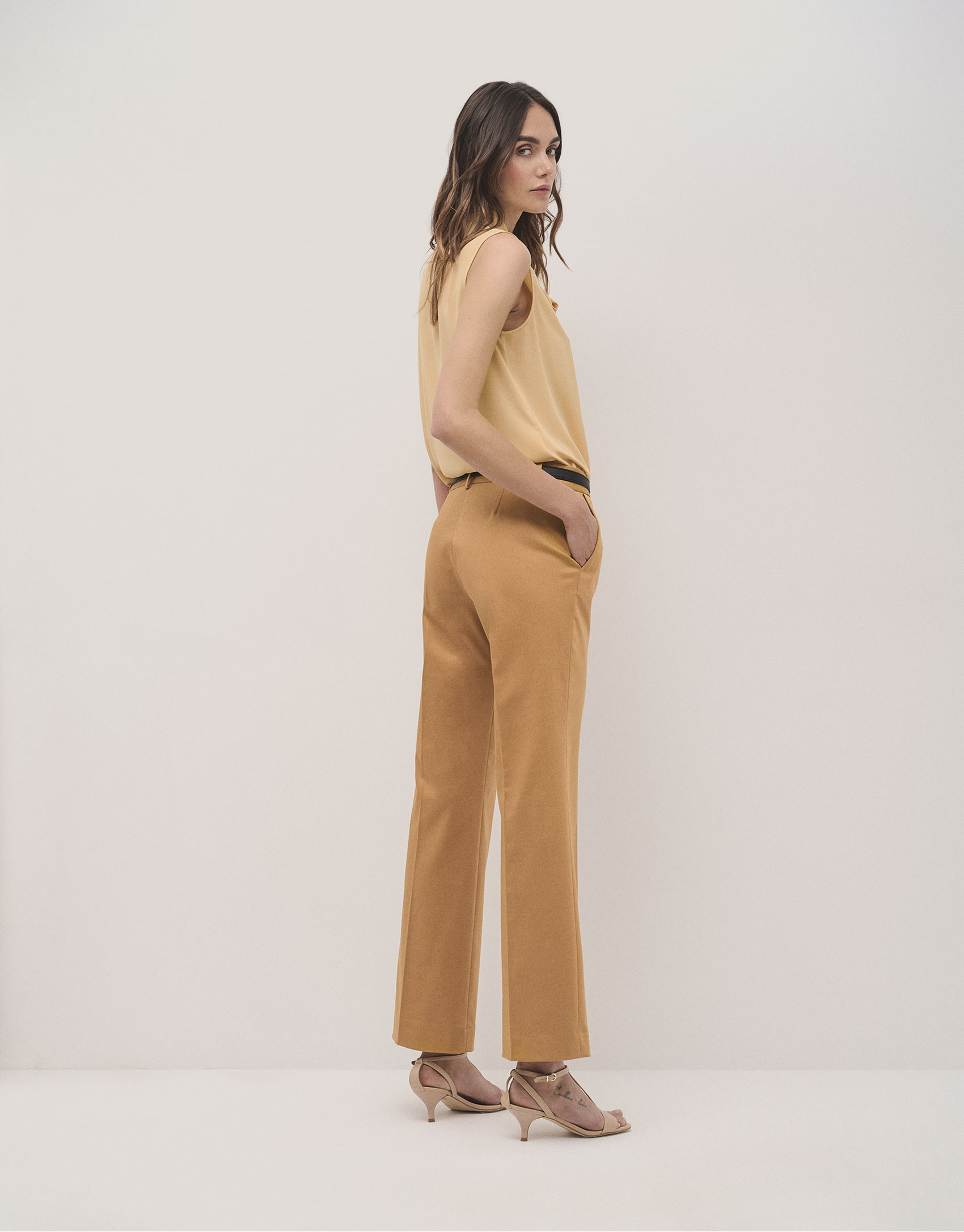 Mustard straight cotton satin pants - Woman | Roberto Verino