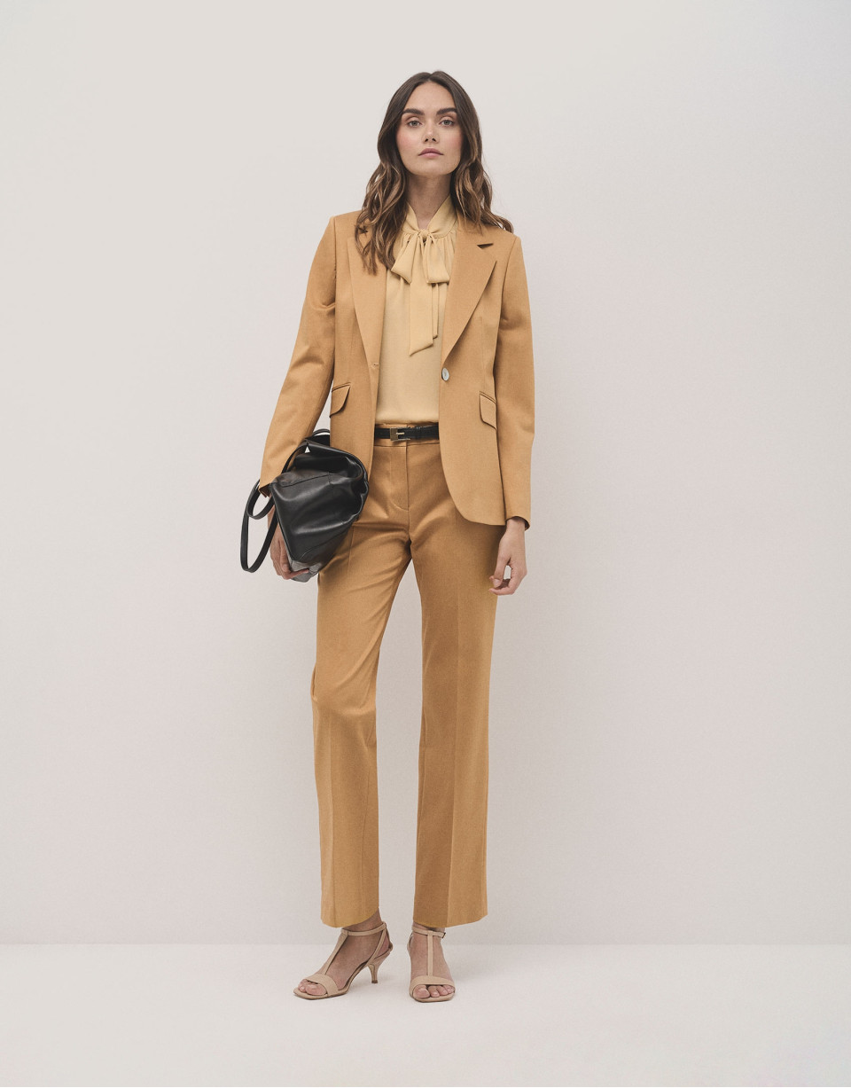 Mustard satin cotton suit jacket with one button | Roberto Verino