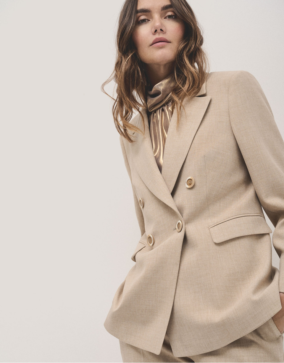 Blazer cruzada doble crepé beige - Mujer | Roberto Verino