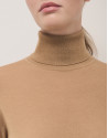 Camel fine wool knitted jumper with turtleneck | Roberto Verino
