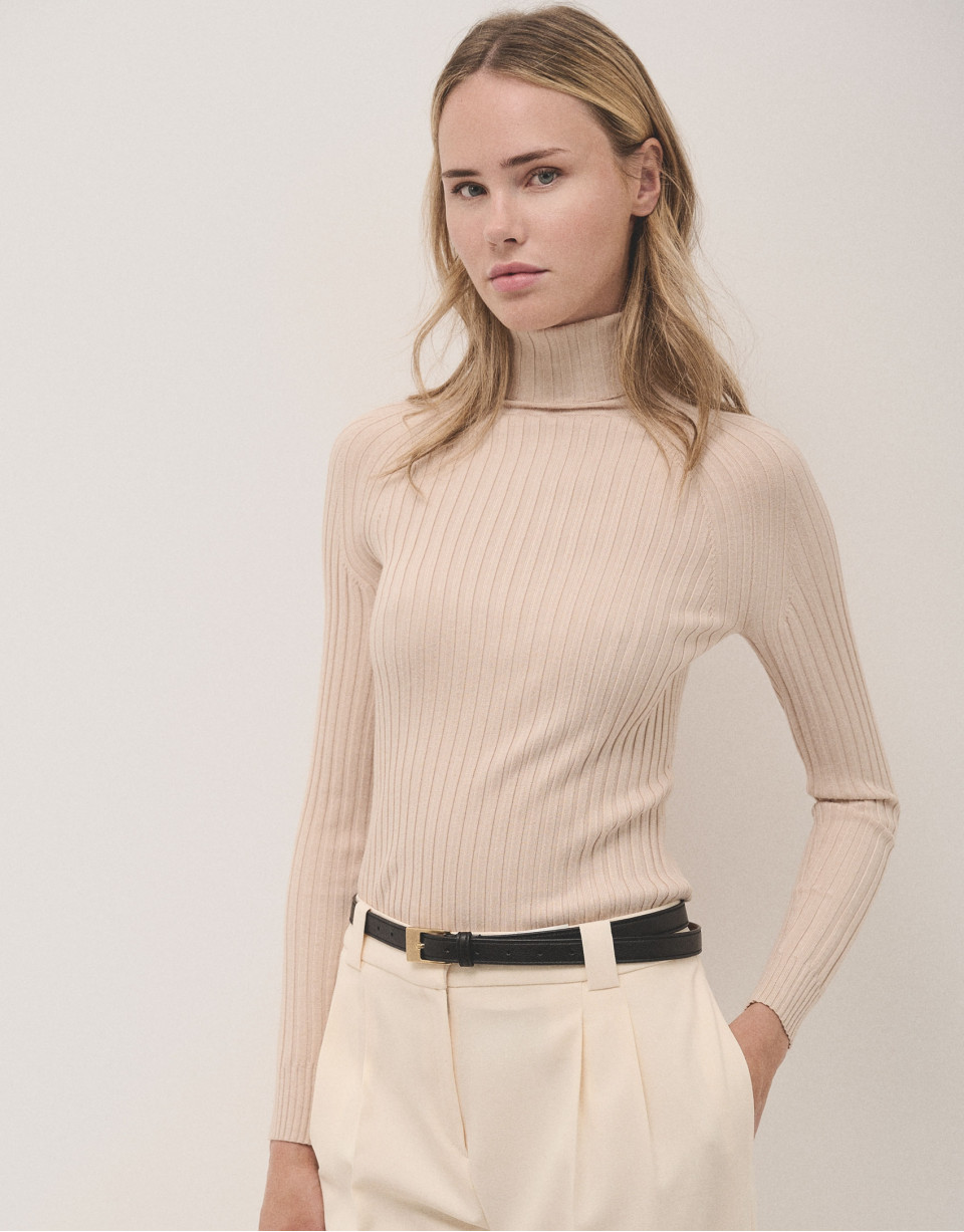 Beige ribbed turtleneck jumper - Woman - AW2024 | Roberto Verino