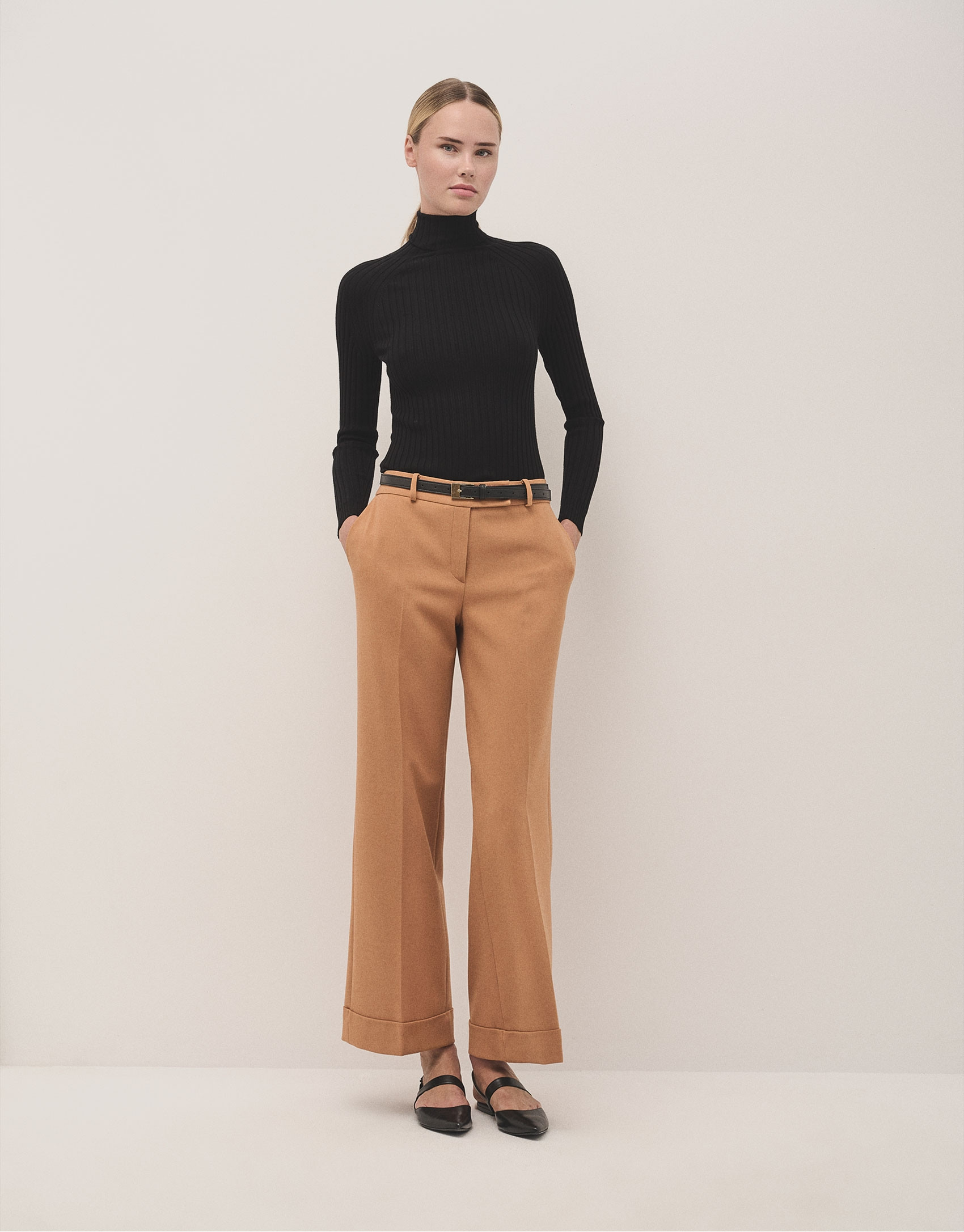 Black ribbed turtleneck jumper - Woman - AW2024 | Roberto Verino