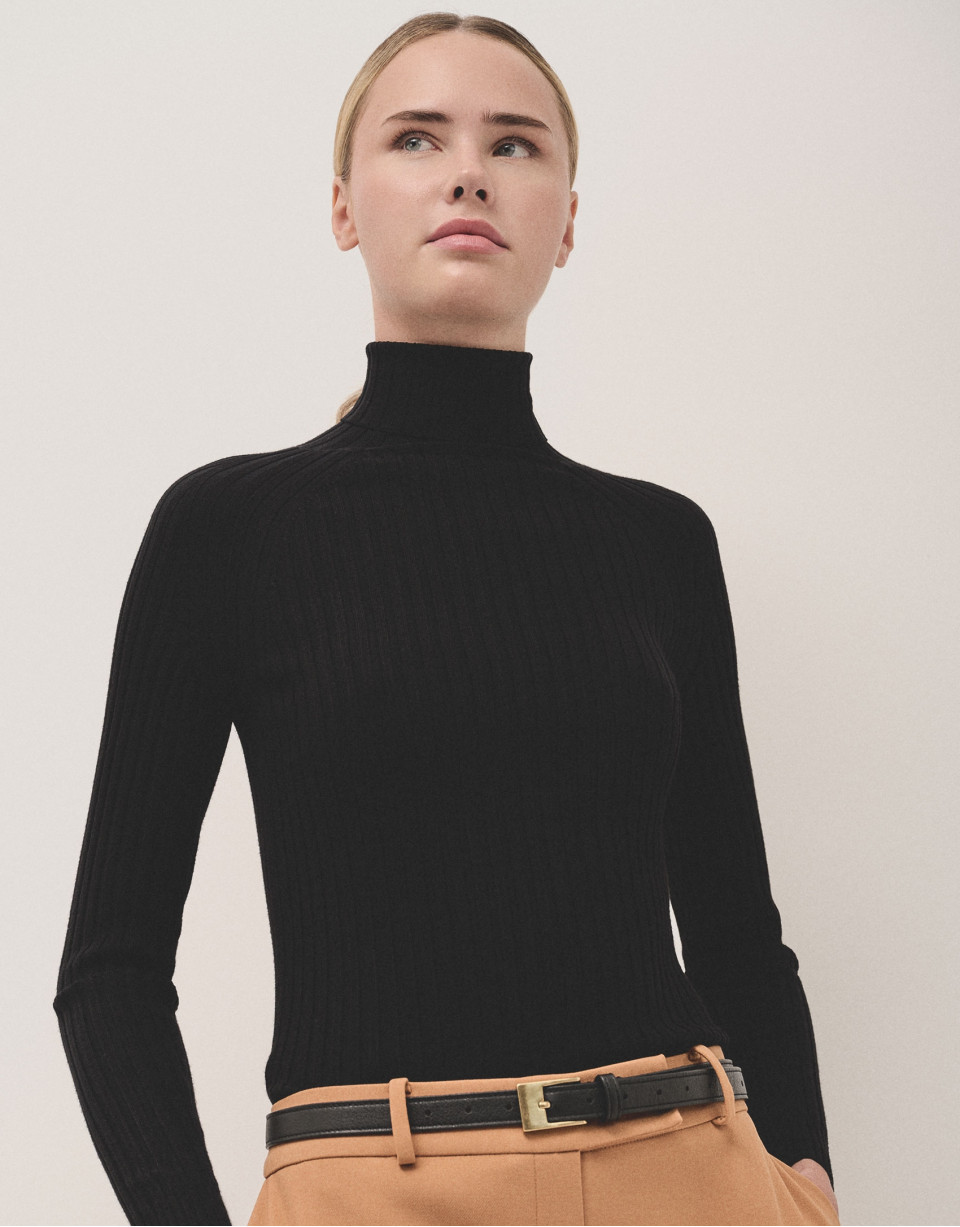 Black ribbed turtleneck jumper - Woman - AW2024 | Roberto Verino