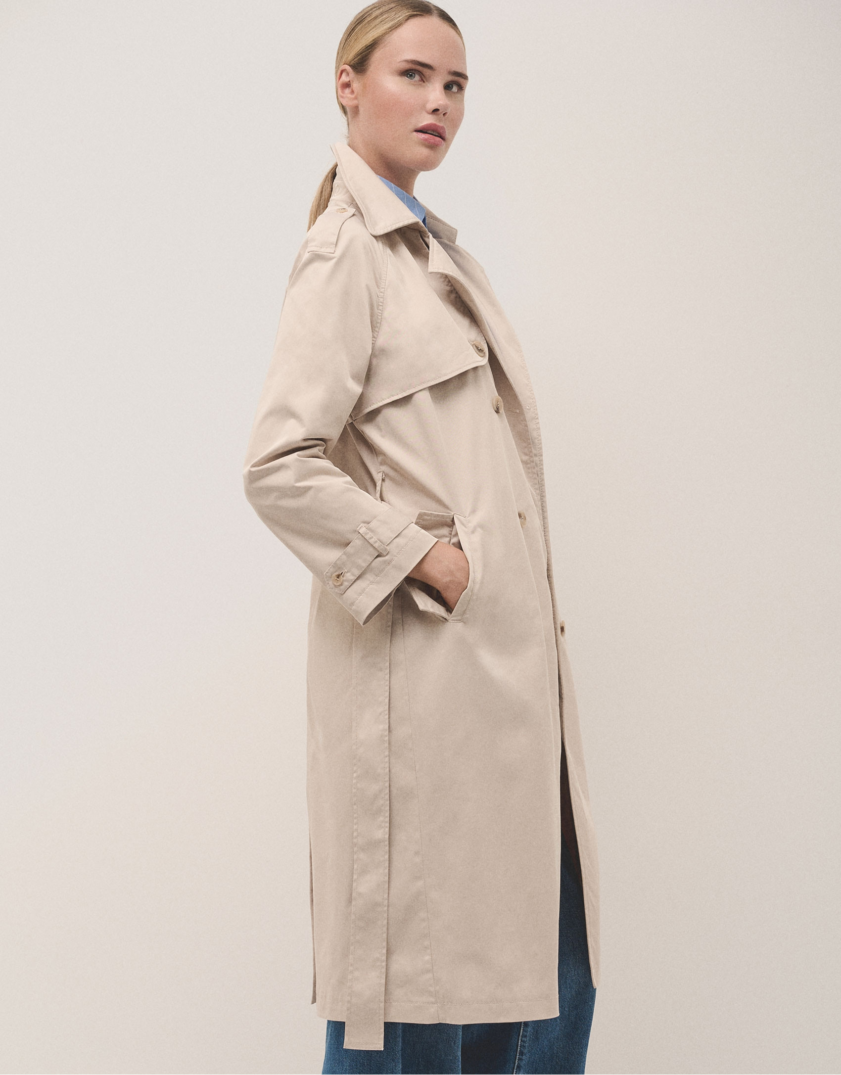 Gabardina clásica beige - Sale - PV2025 | Roberto Verino