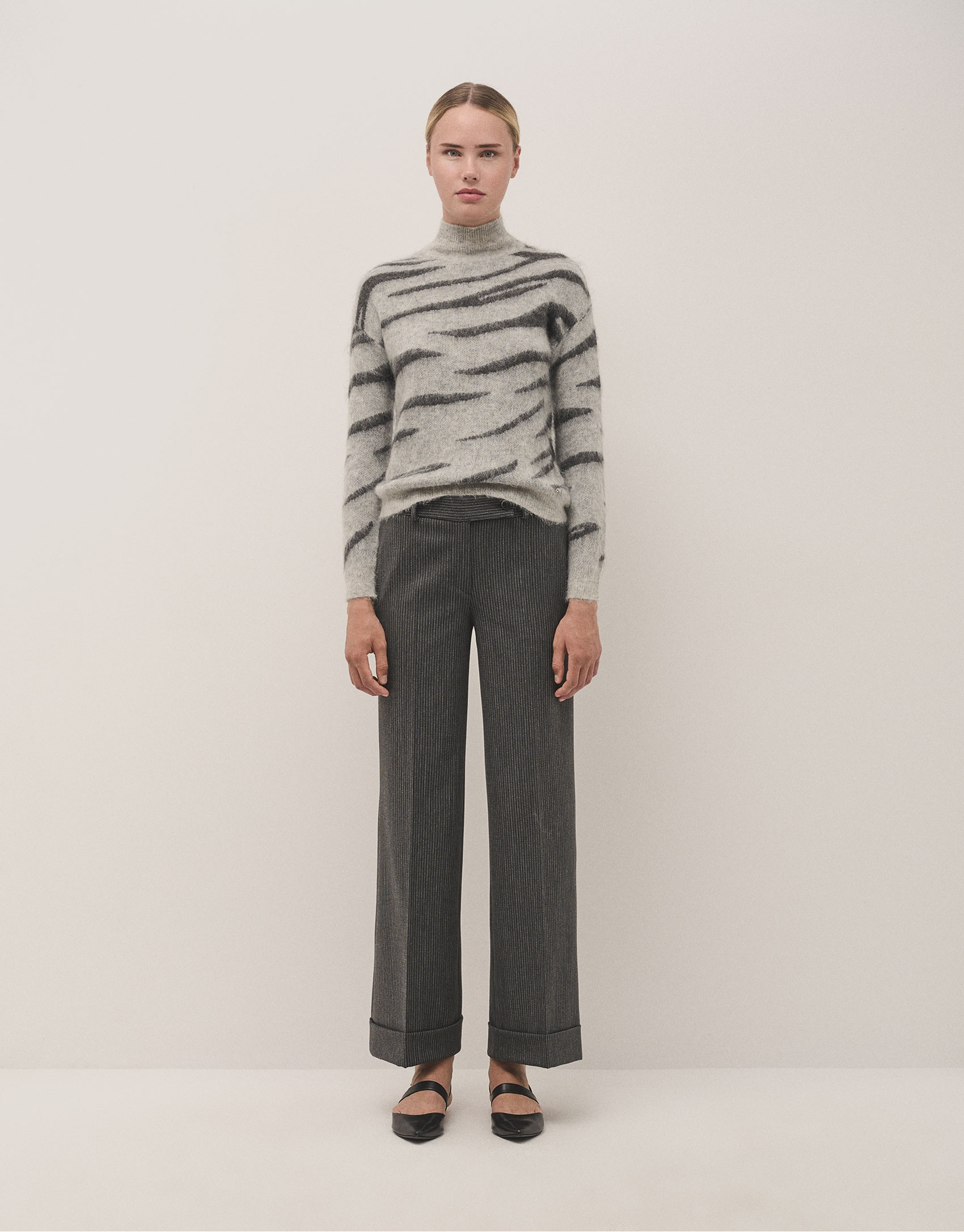 Grey tailored herringbone and discontinuous ... | Roberto Verino
