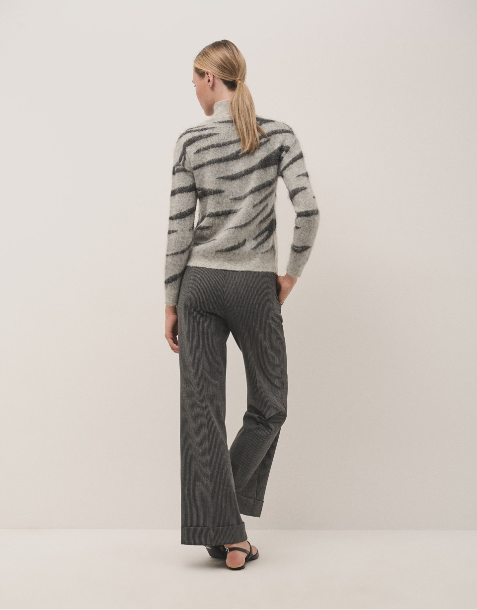 Grey tailored herringbone and discontinuous ... | Roberto Verino