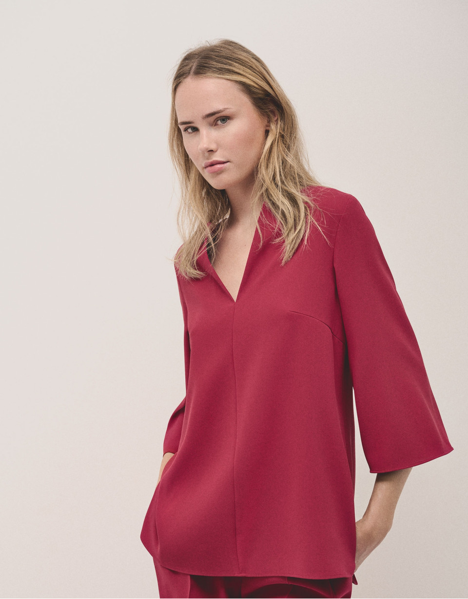 Raspberry crepe oversize blouse with side slits | Roberto Verino