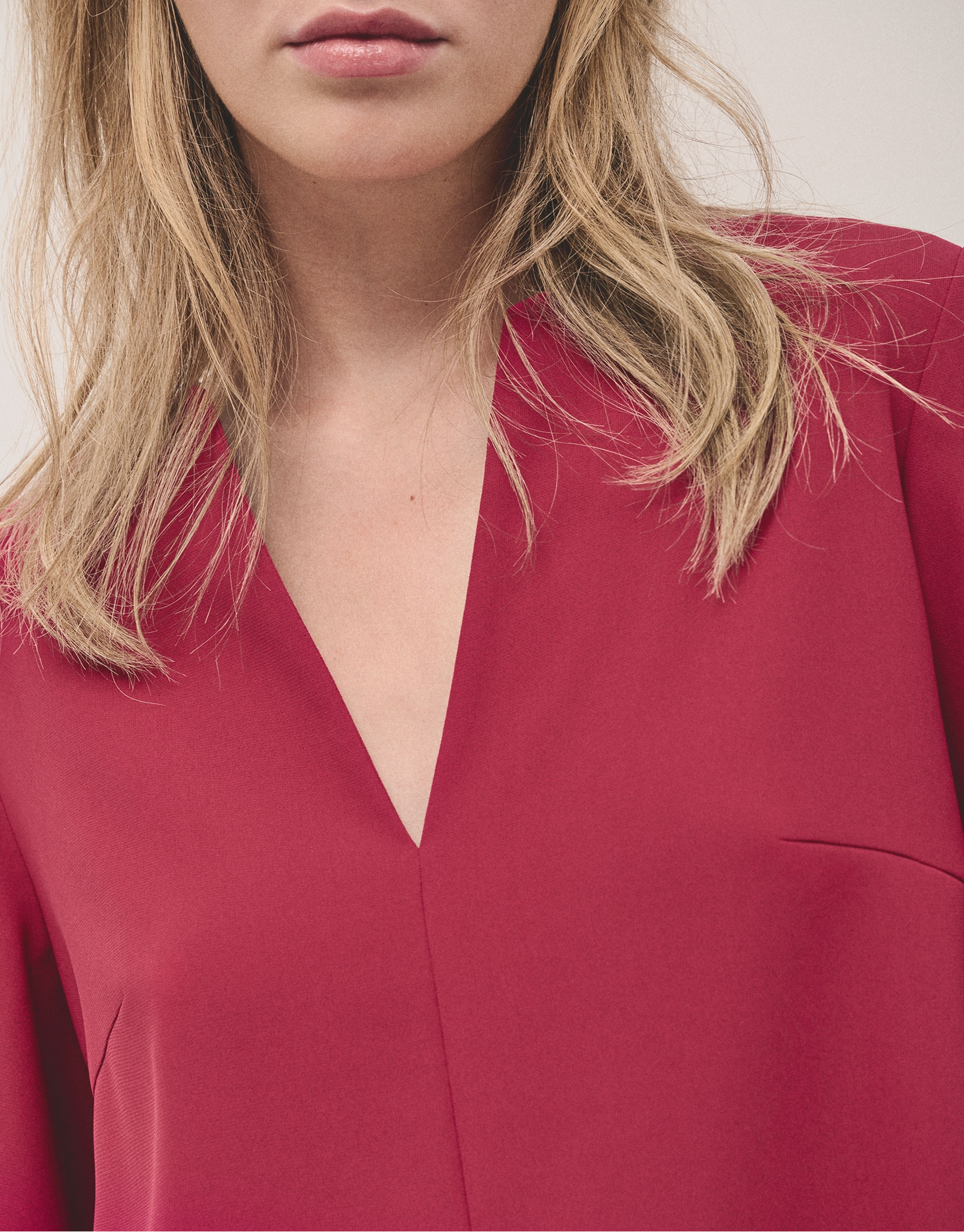 Raspberry crepe oversize blouse with side slits | Roberto Verino