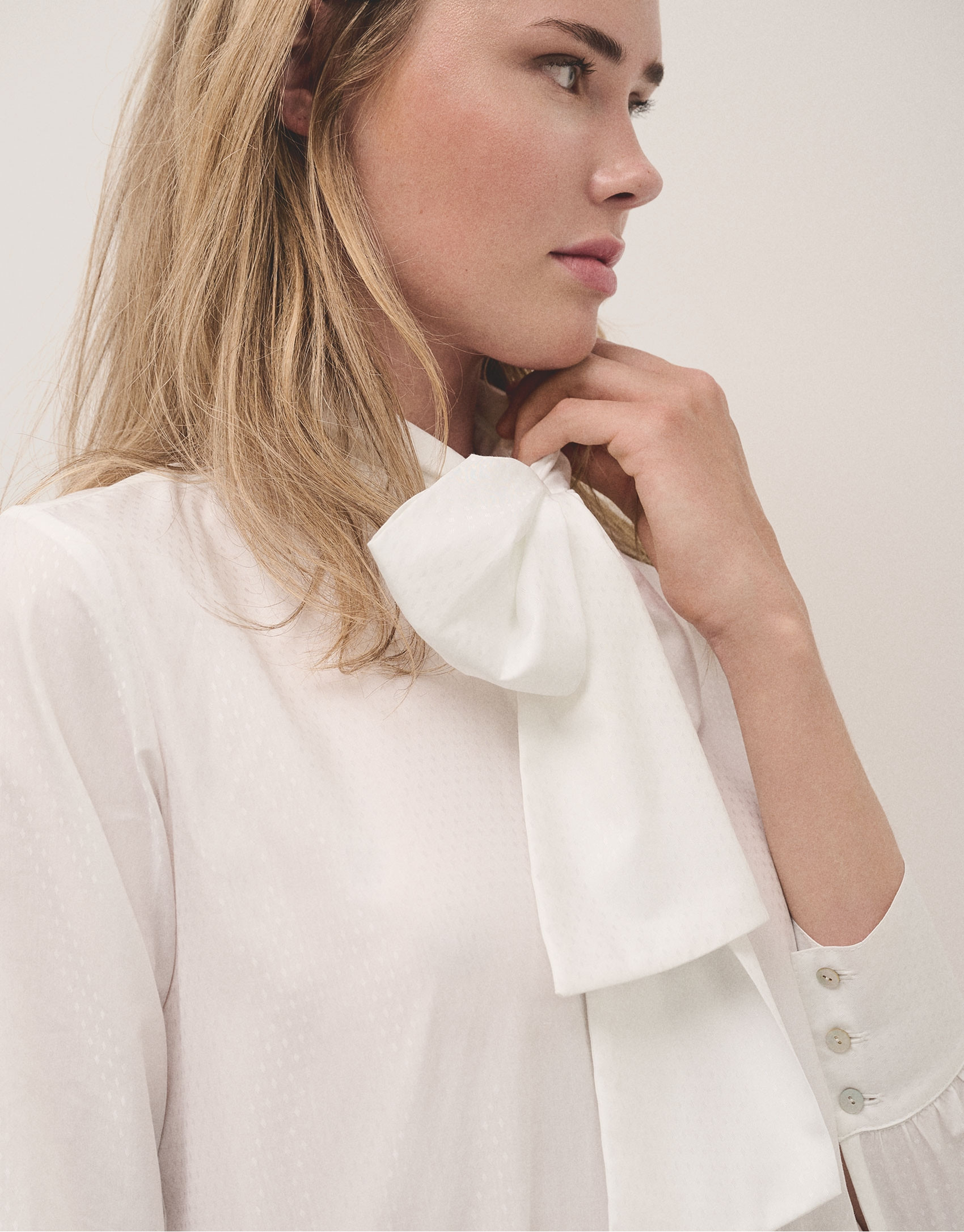 Camisa con lazada algodón blanco jacquard rombo | Roberto Verino