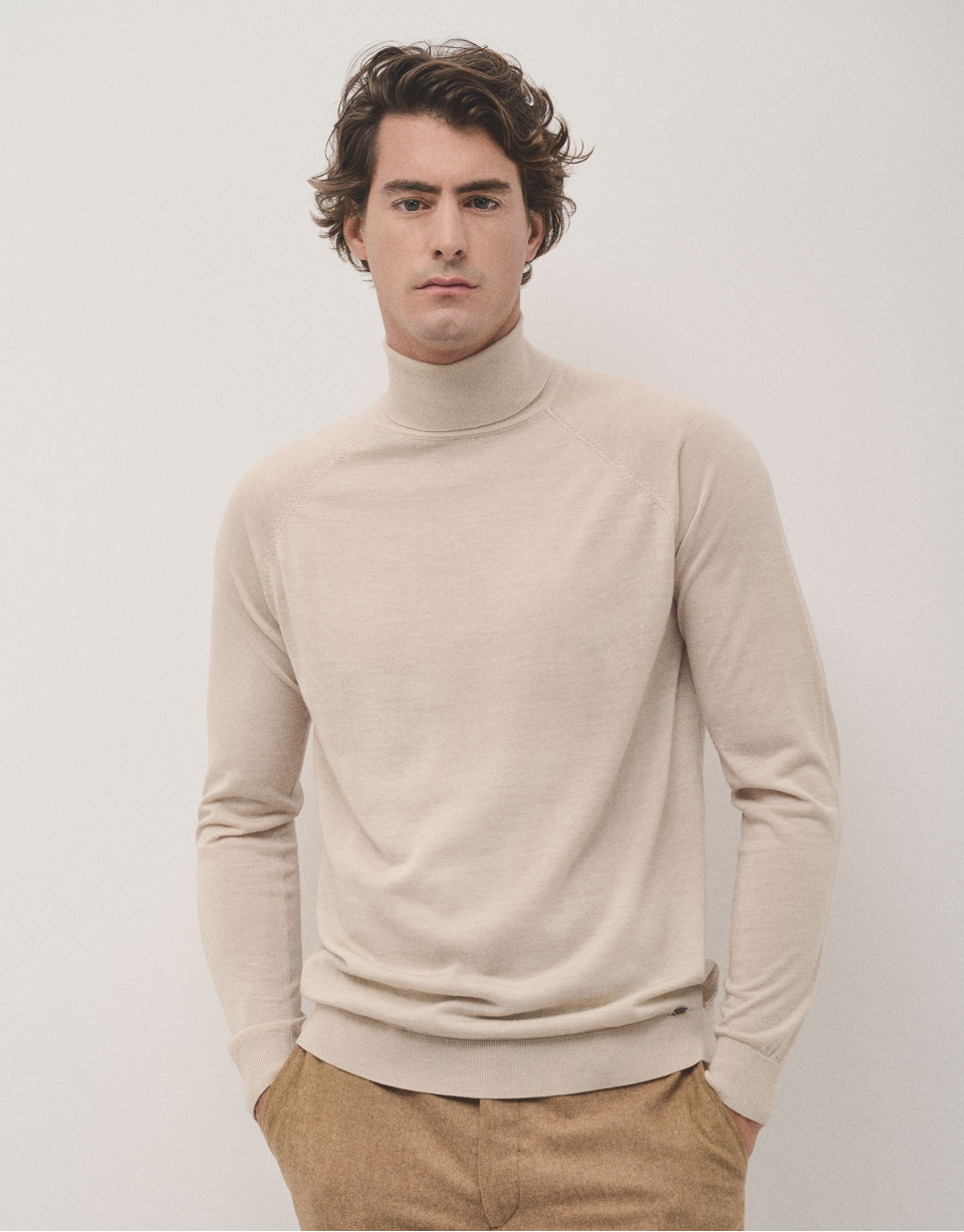 Sand-coloured wool turtle neck sweater - Man | Roberto Verino