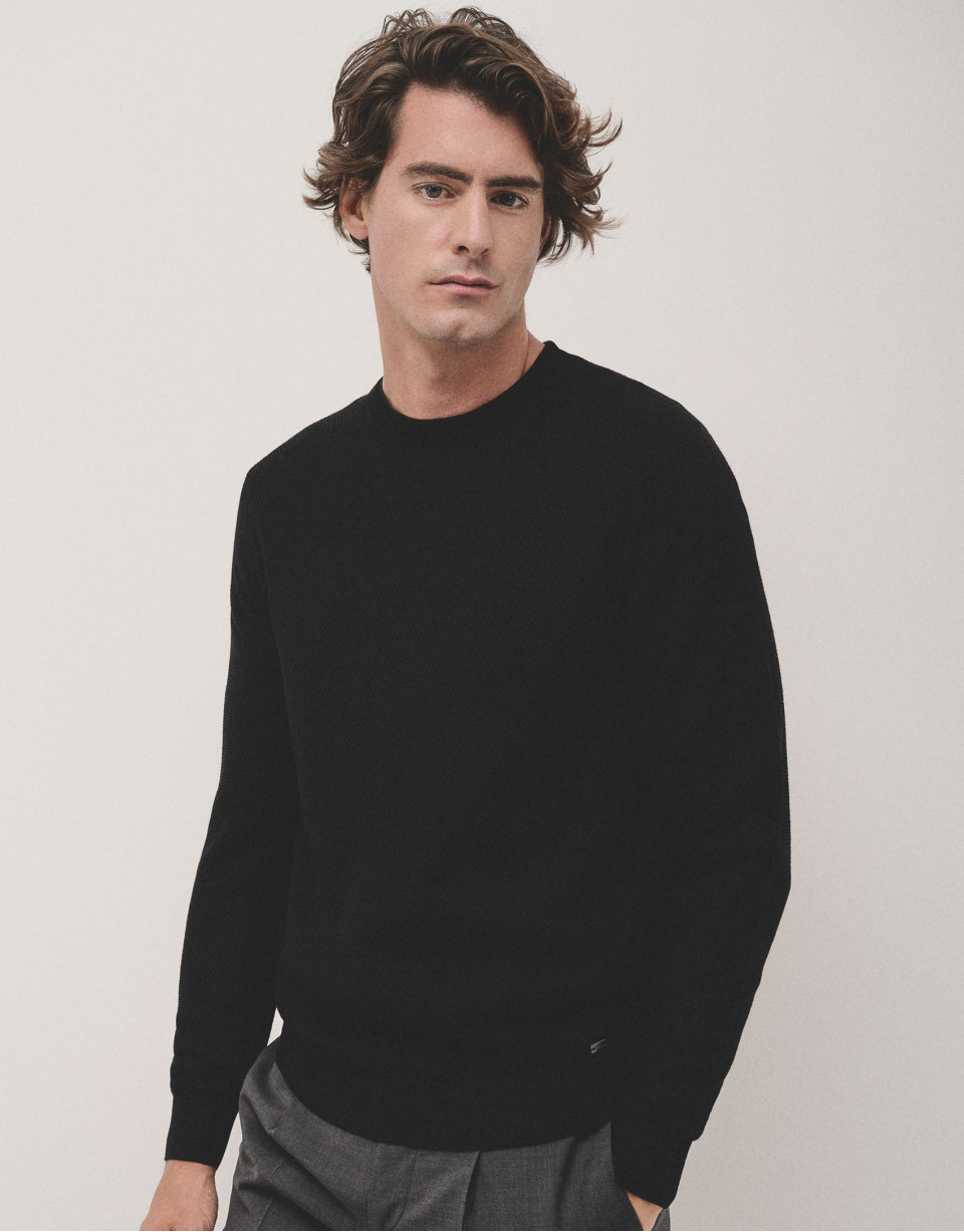 Black structured wool sweater - Man - AW2024 | Roberto Verino