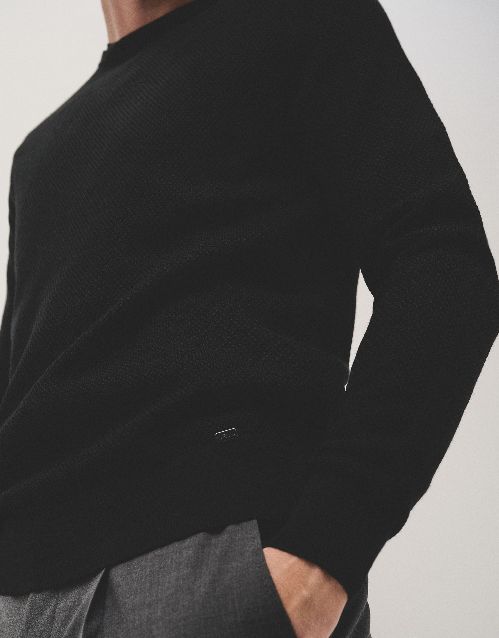 Black structured wool sweater - Man - AW2024 | Roberto Verino