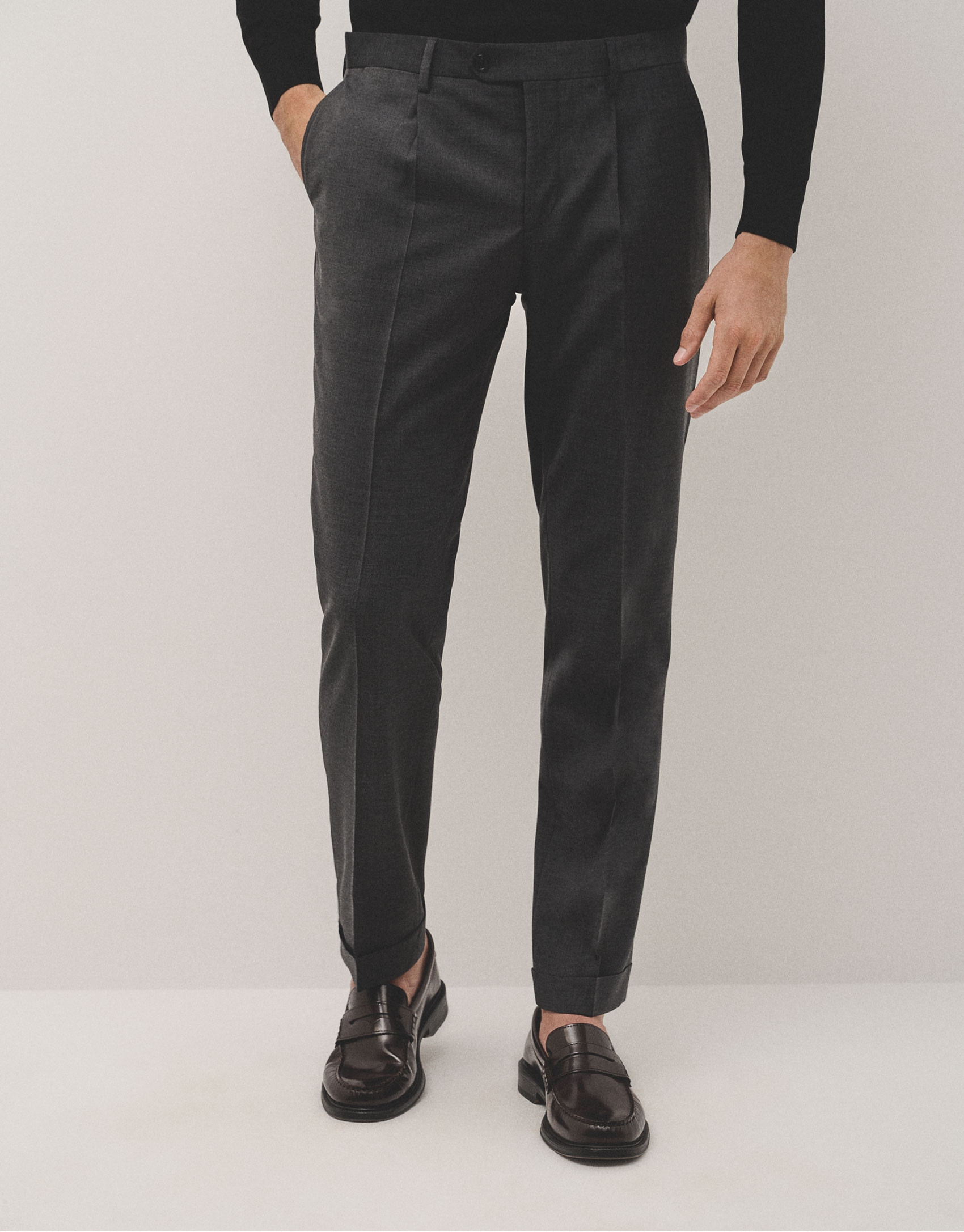 Dark grey dress trousers with turn-up hem - Man | Roberto Verino