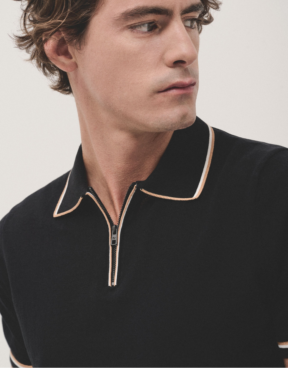Black knitted polo shirt with white outline | Roberto Verino